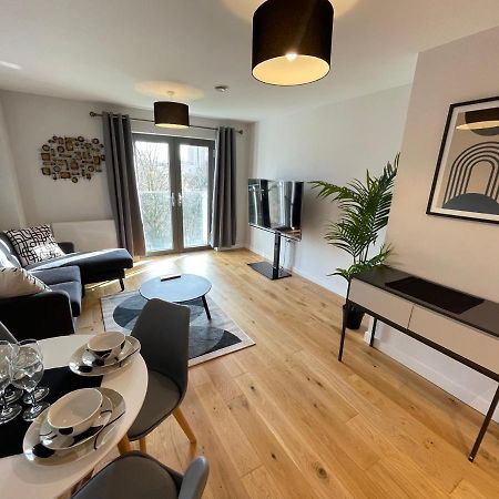 Stunning 2-Bed Apartment In Bristol With Parking Bagian luar foto