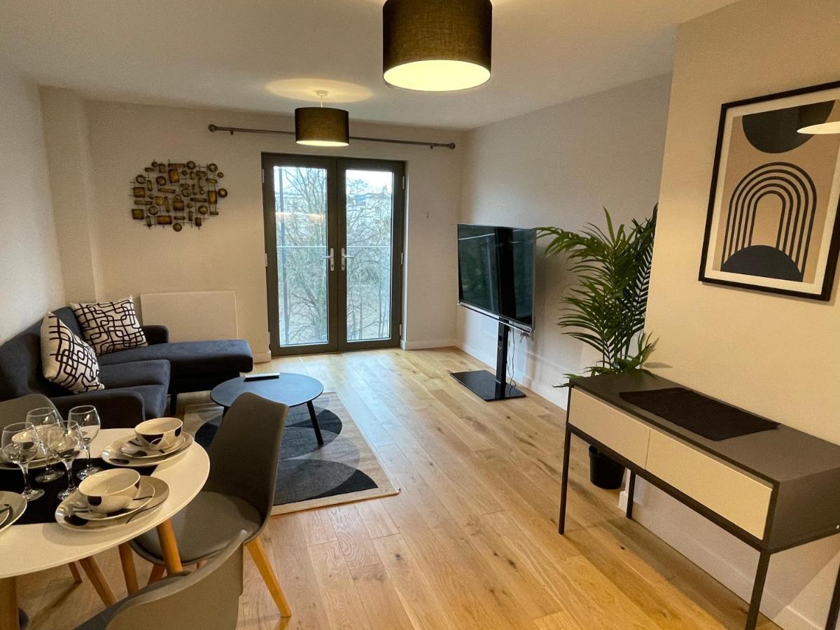 Stunning 2-Bed Apartment In Bristol With Parking Bagian luar foto