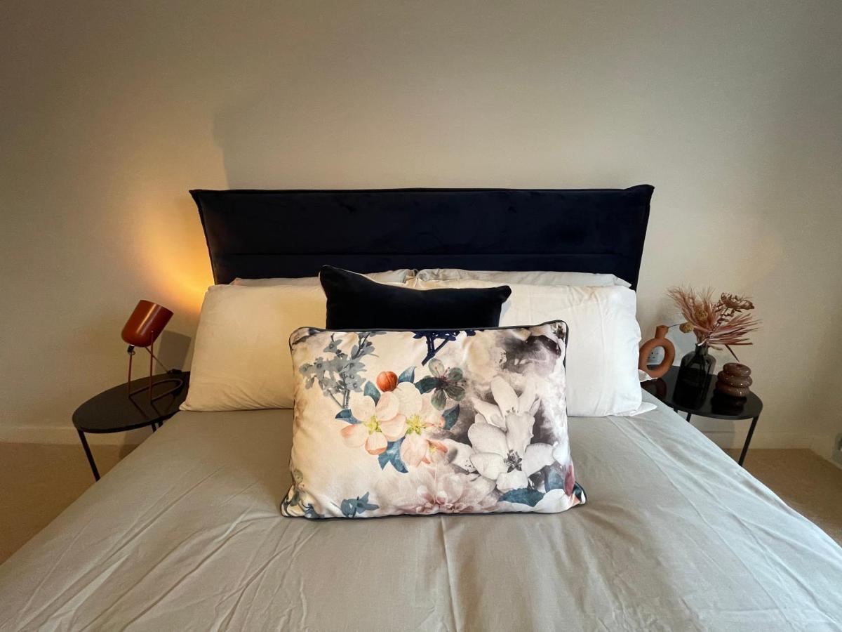 Stunning 2-Bed Apartment In Bristol With Parking Bagian luar foto