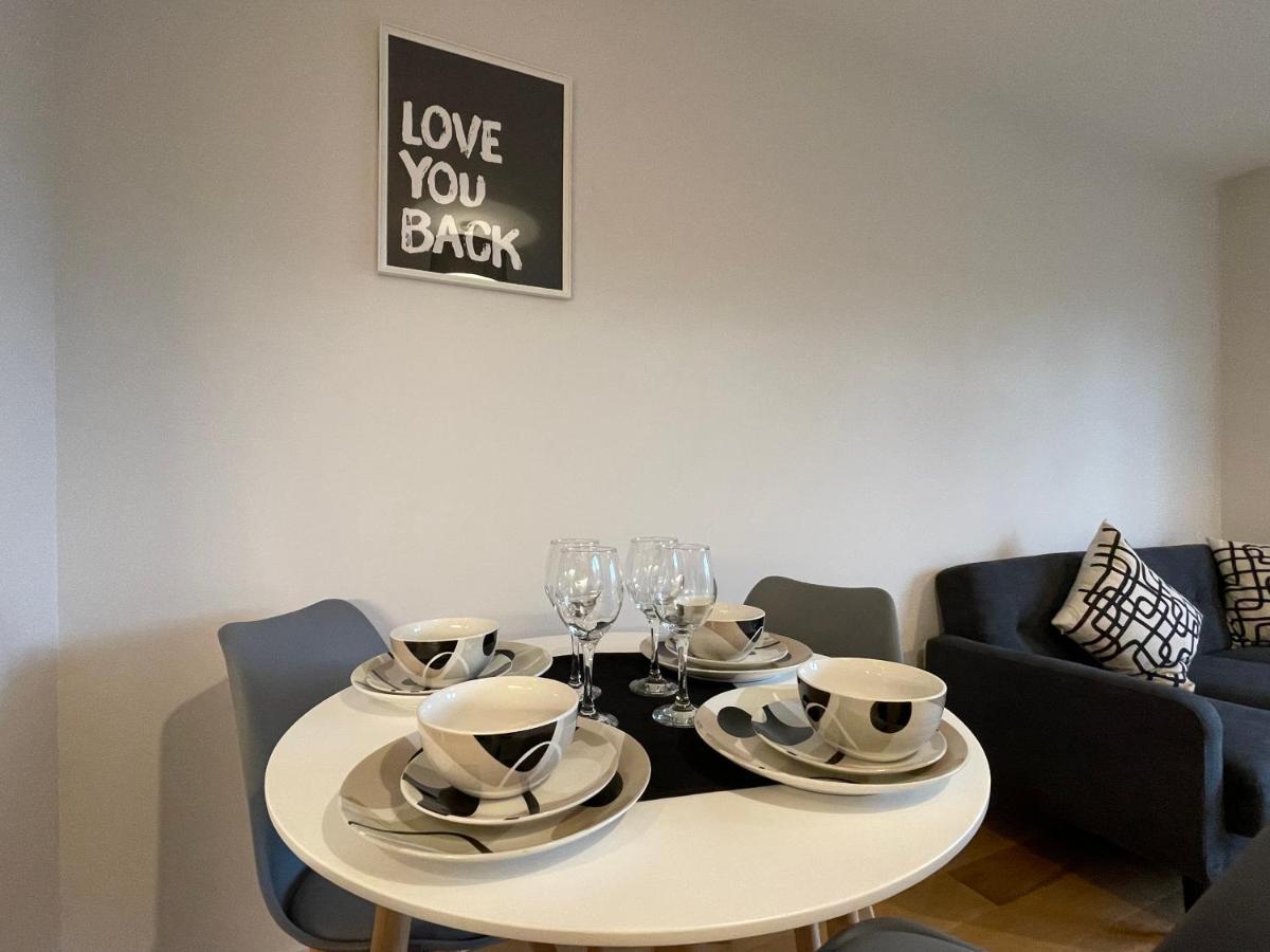 Stunning 2-Bed Apartment In Bristol With Parking Bagian luar foto