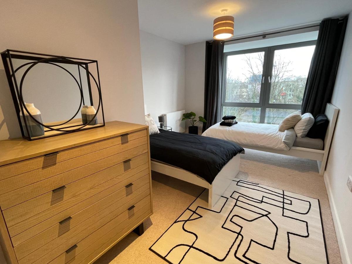 Stunning 2-Bed Apartment In Bristol With Parking Bagian luar foto