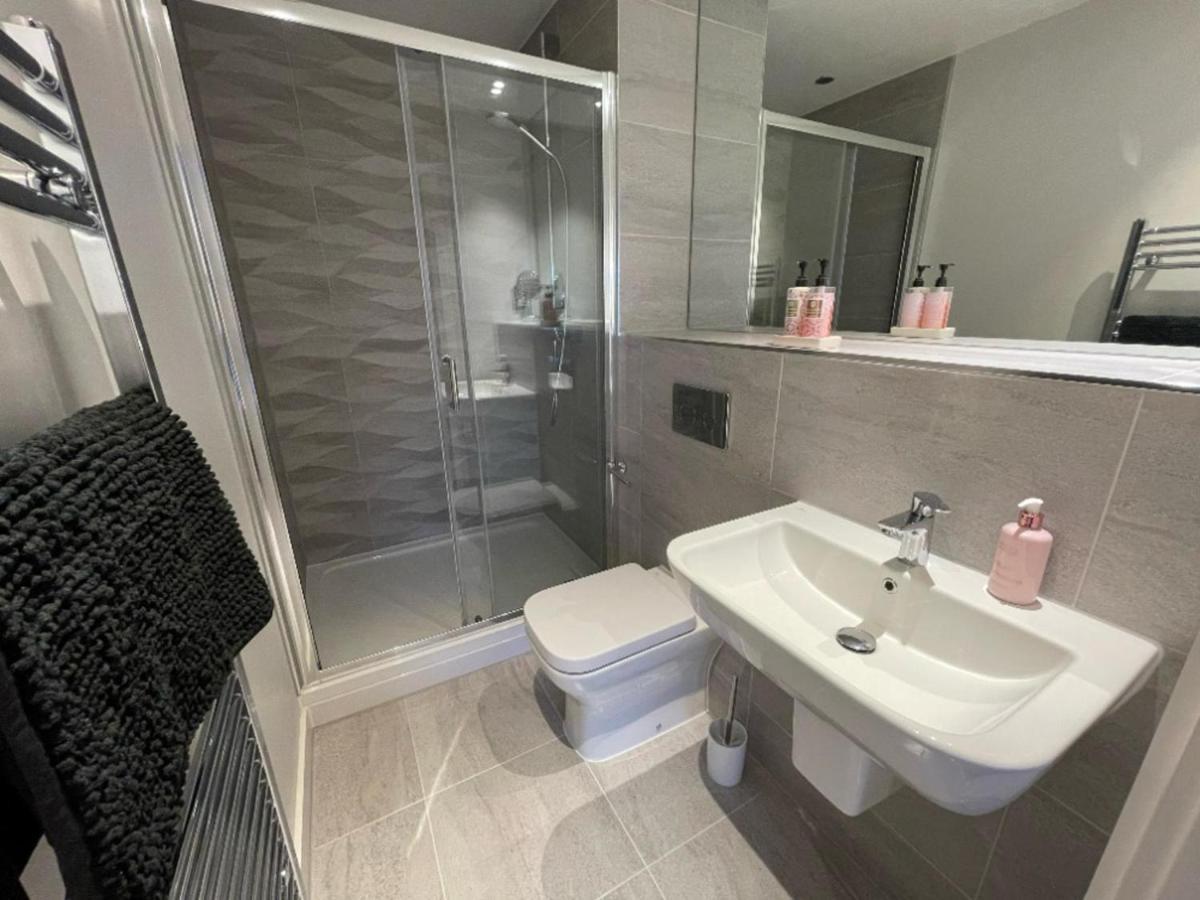 Stunning 2-Bed Apartment In Bristol With Parking Bagian luar foto