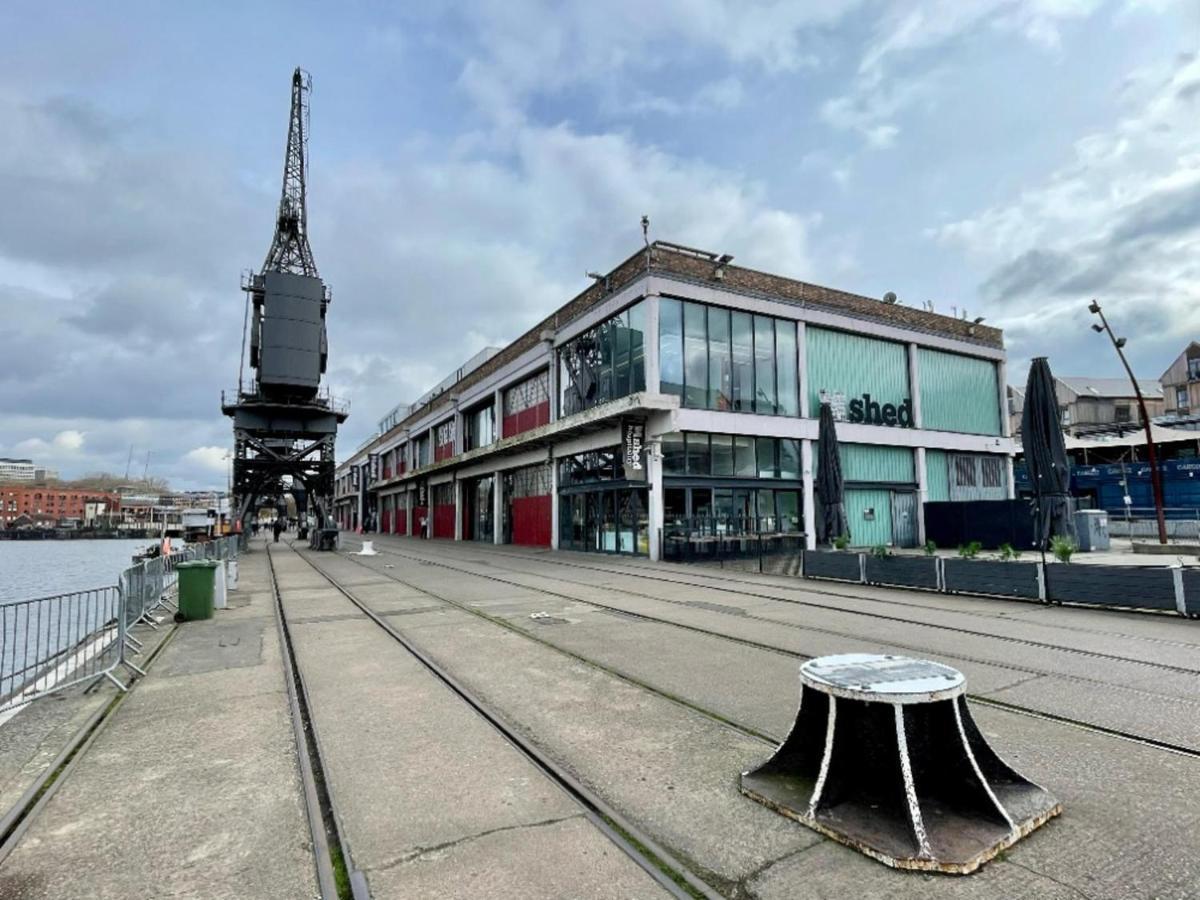 Stunning 2-Bed Apartment In Bristol With Parking Bagian luar foto